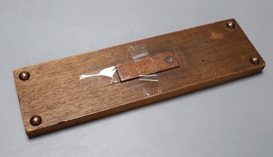 A Victorian Tunbridge Ware cribbage board, 25cm